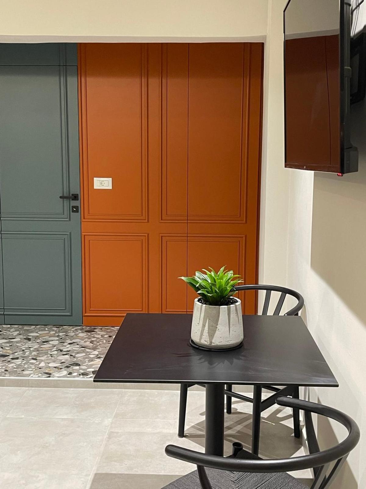 Andrews Luxury Suites Near The Airport Heraklion  Bagian luar foto