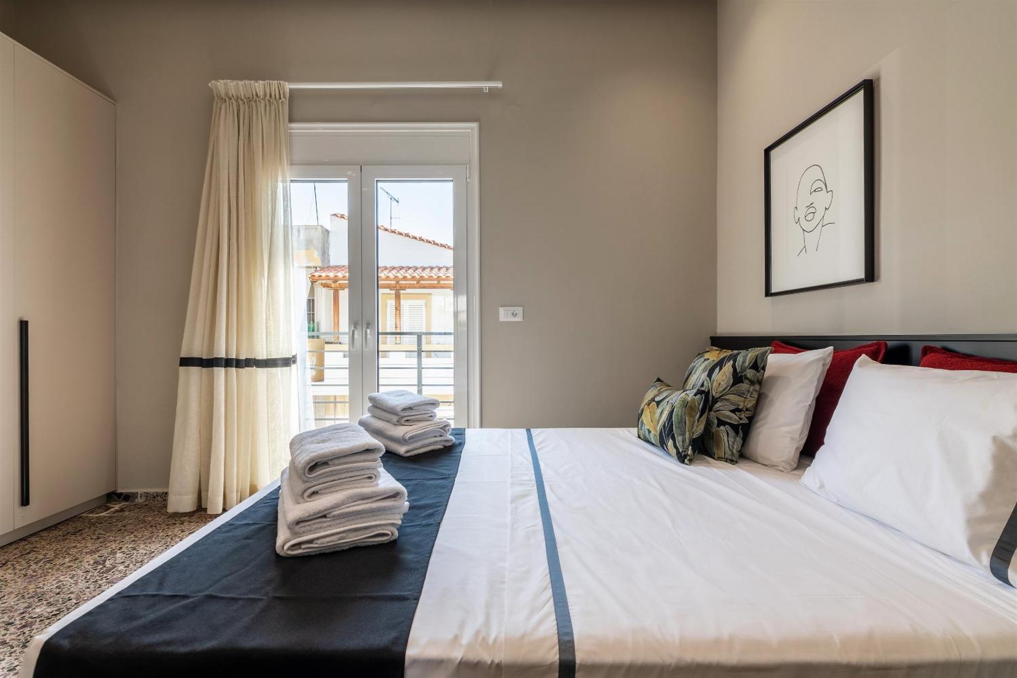 Andrews Luxury Suites Near The Airport Heraklion  Bagian luar foto