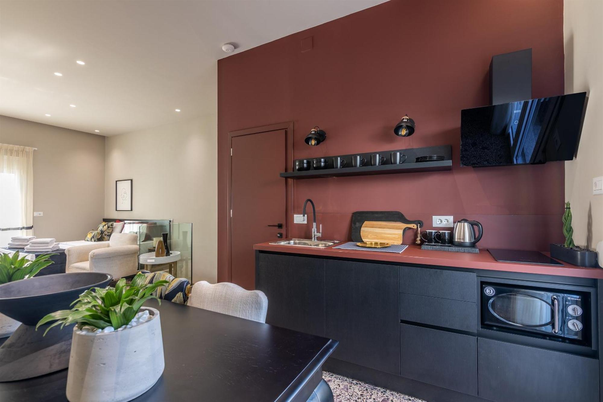 Andrews Luxury Suites Near The Airport Heraklion  Bagian luar foto