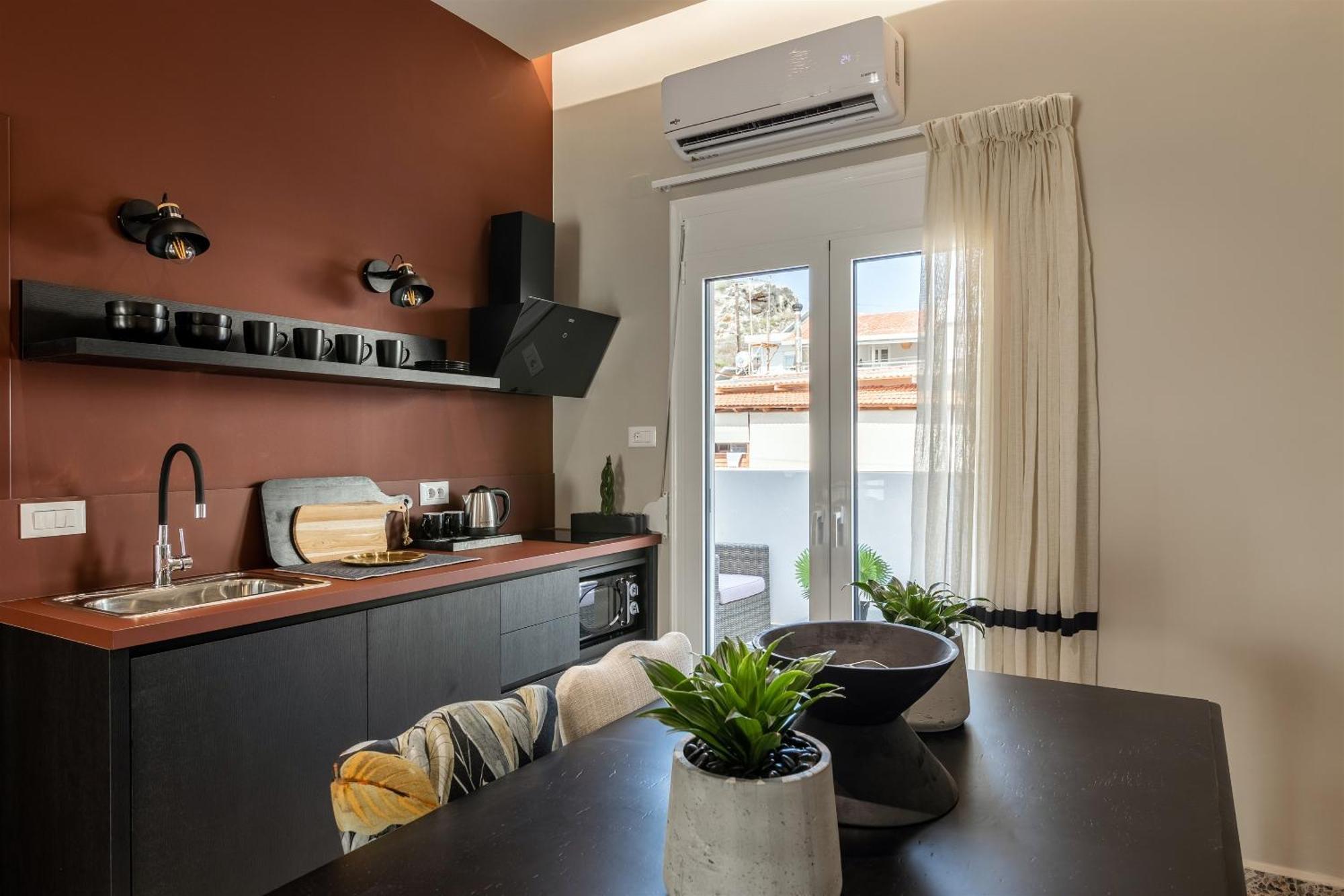 Andrews Luxury Suites Near The Airport Heraklion  Bagian luar foto